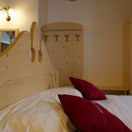 Abete Rosso Hotel Rabbi Luaran gambar