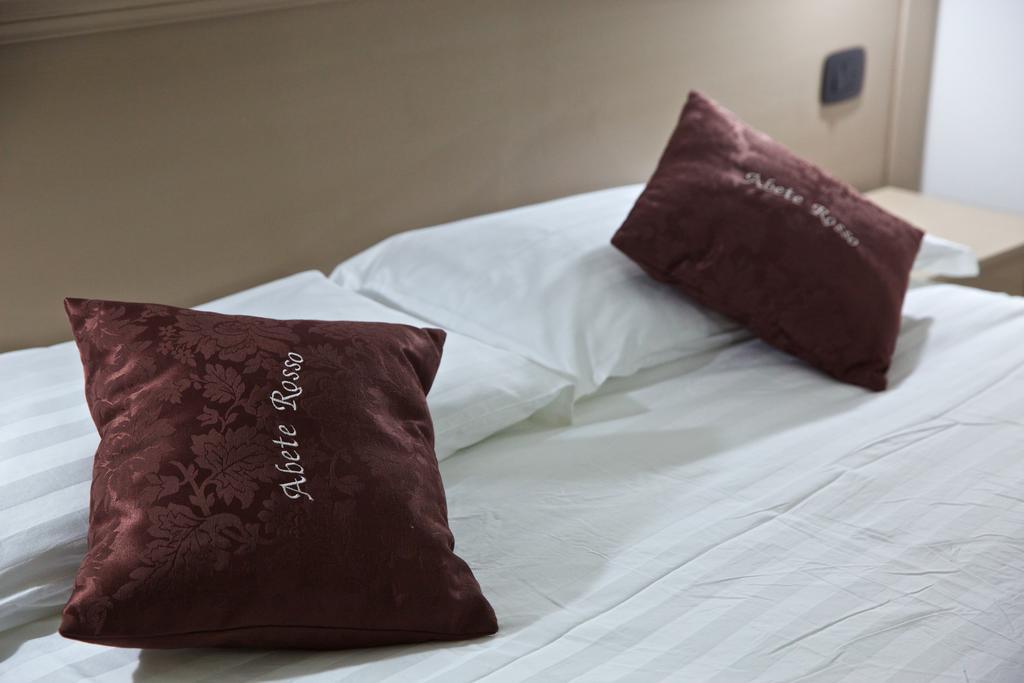 Abete Rosso Hotel Rabbi Luaran gambar