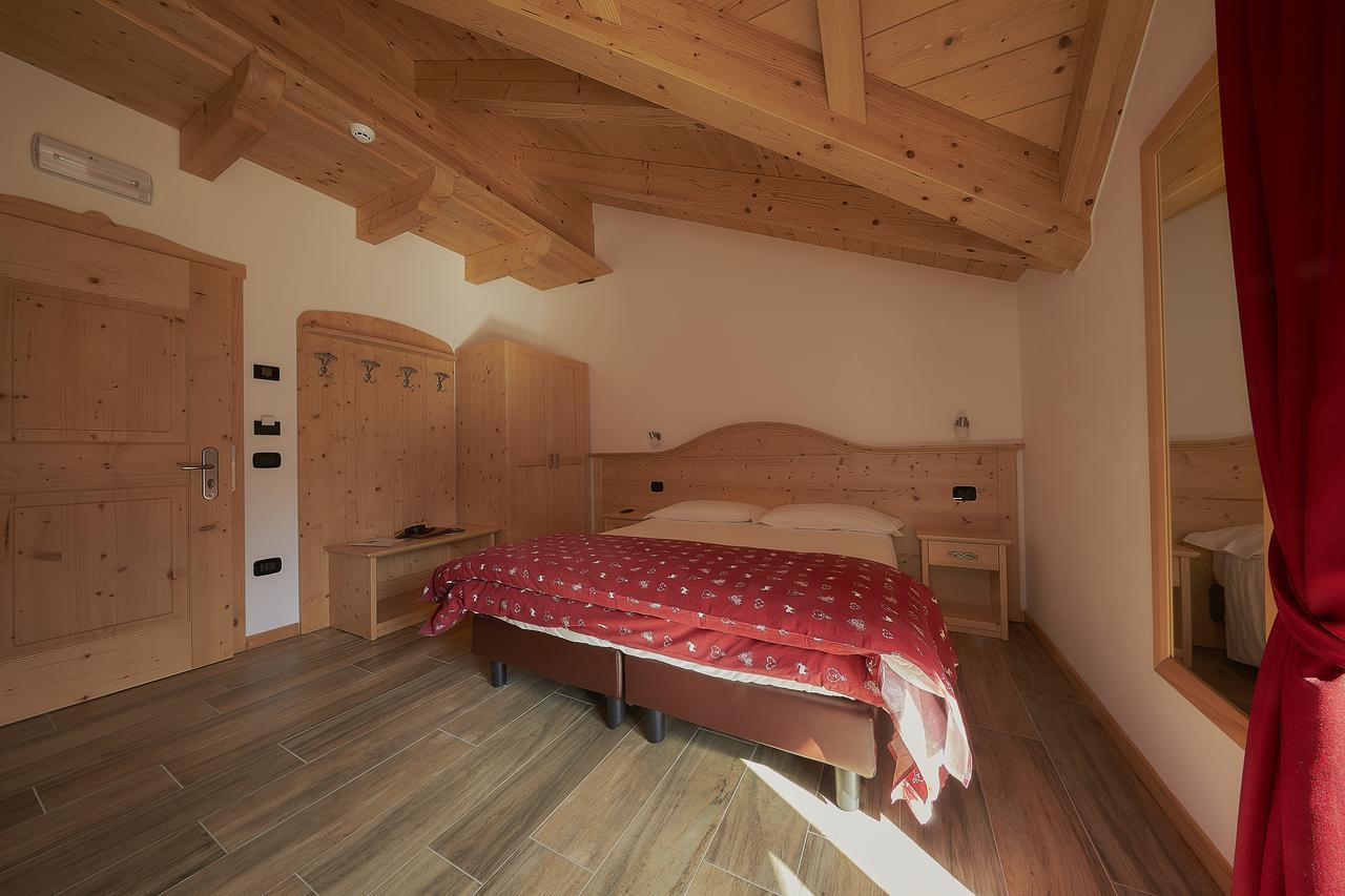 Abete Rosso Hotel Rabbi Luaran gambar