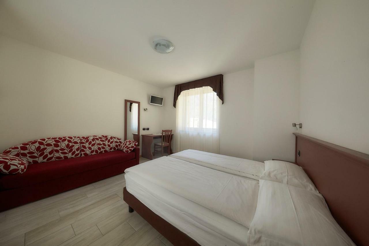 Abete Rosso Hotel Rabbi Luaran gambar